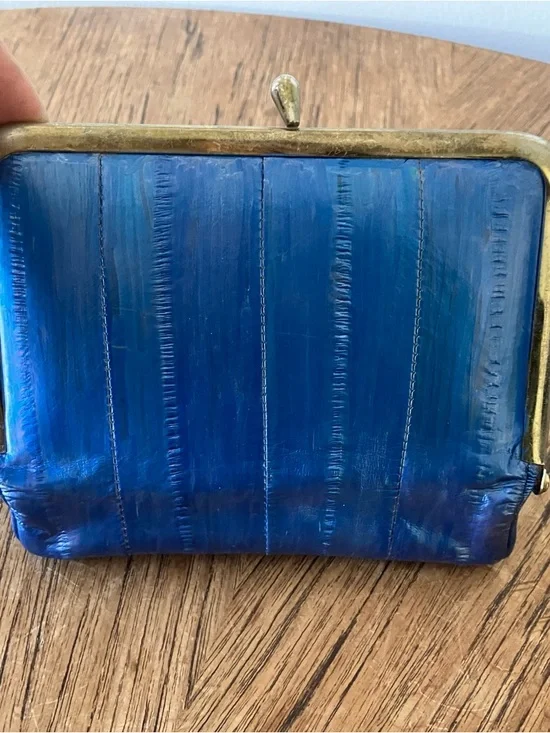 💥2 for 1💥Hand Painted VNT Eel Skin Clutch Purse with Kiss Lock & Mirror / Wallet - Picture 12 of 13